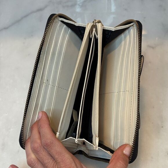 Kate Spade Wallet Leather Two-Tone Classic Bow Full Zip Continental Wallet - Picture 16 of 16